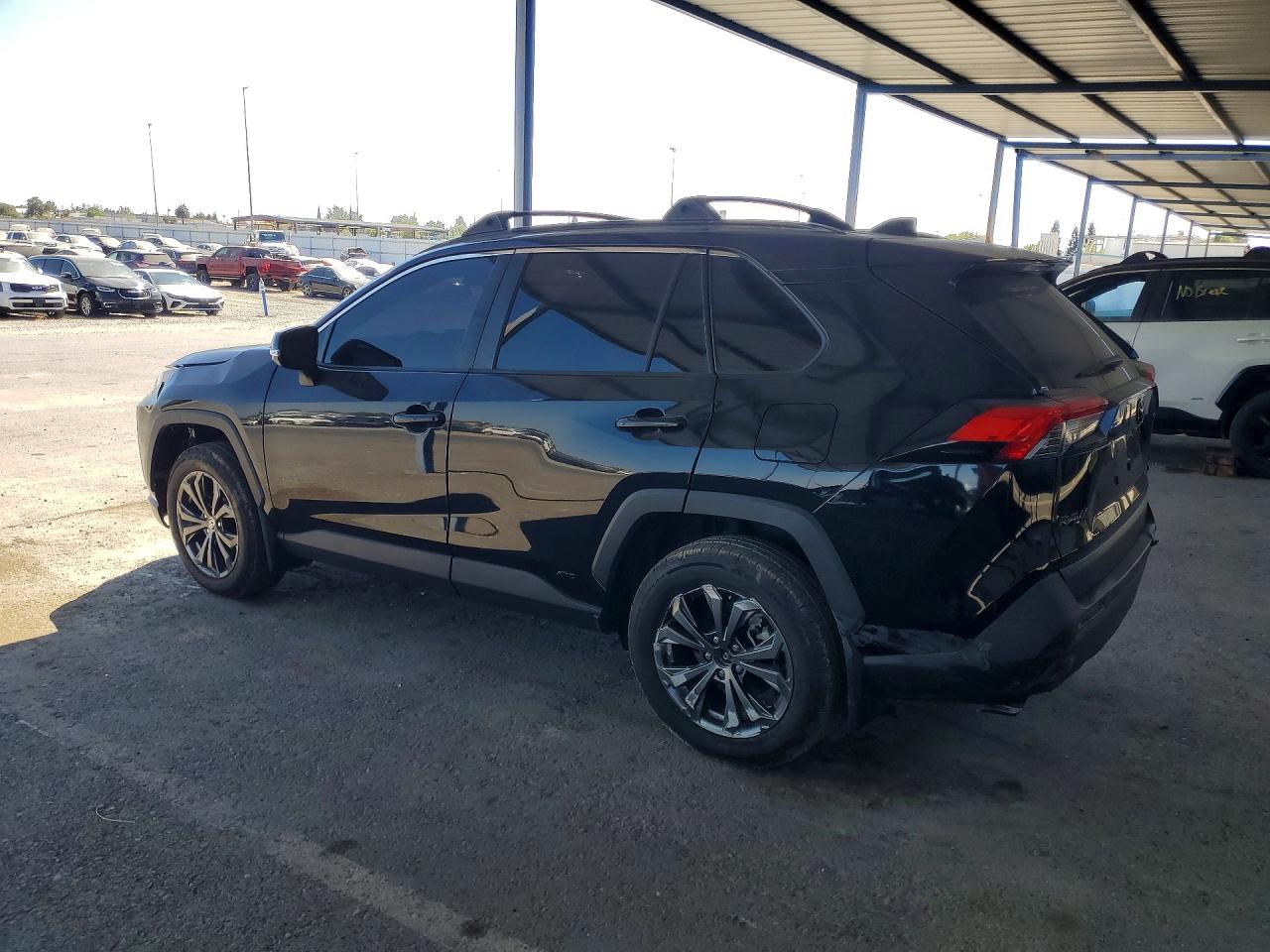 2023 TOYOTA RAV4 XLE PREMIUM — снимка 2