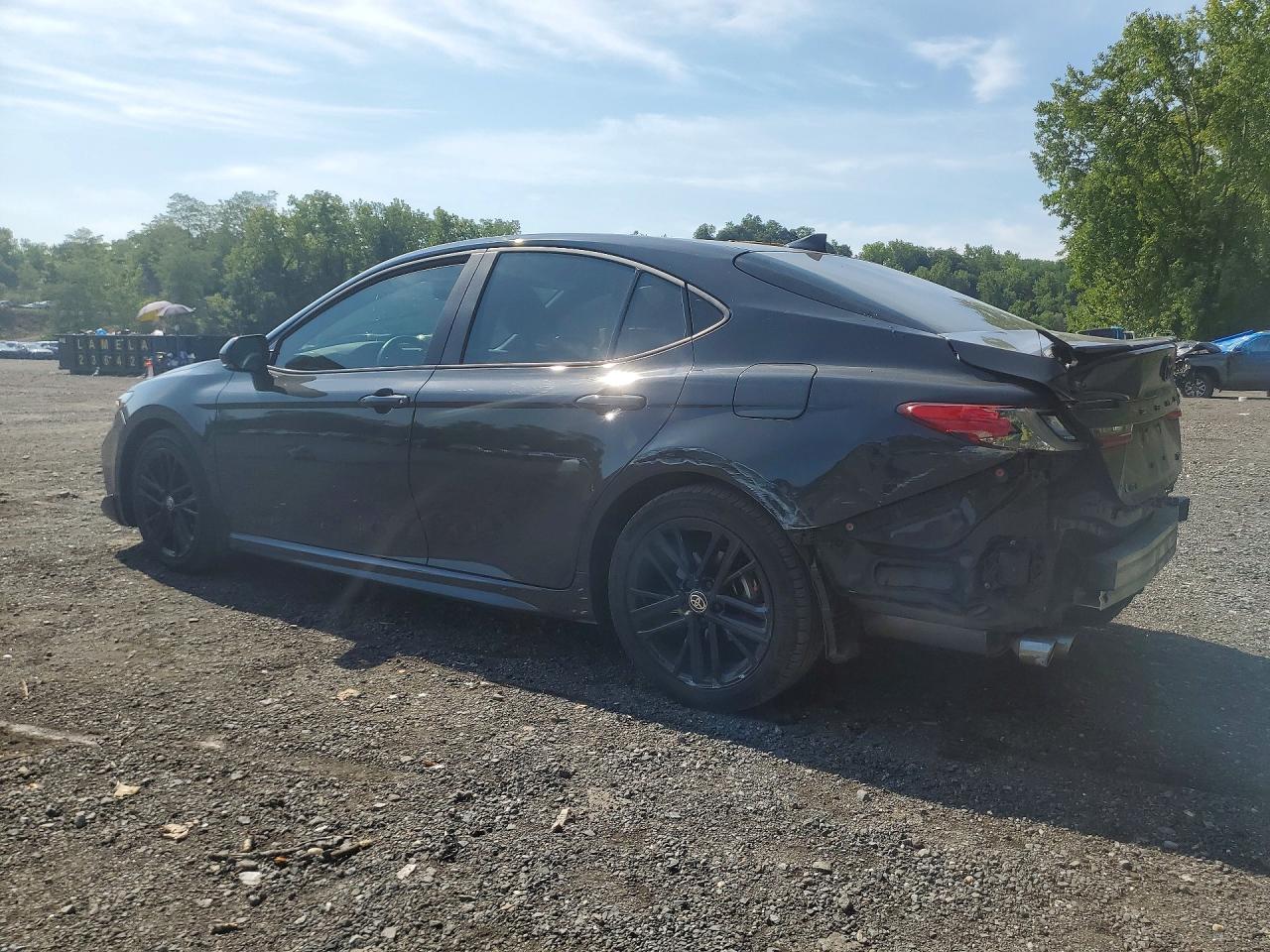 2025 TOYOTA CAMRY SE — снимка 2
