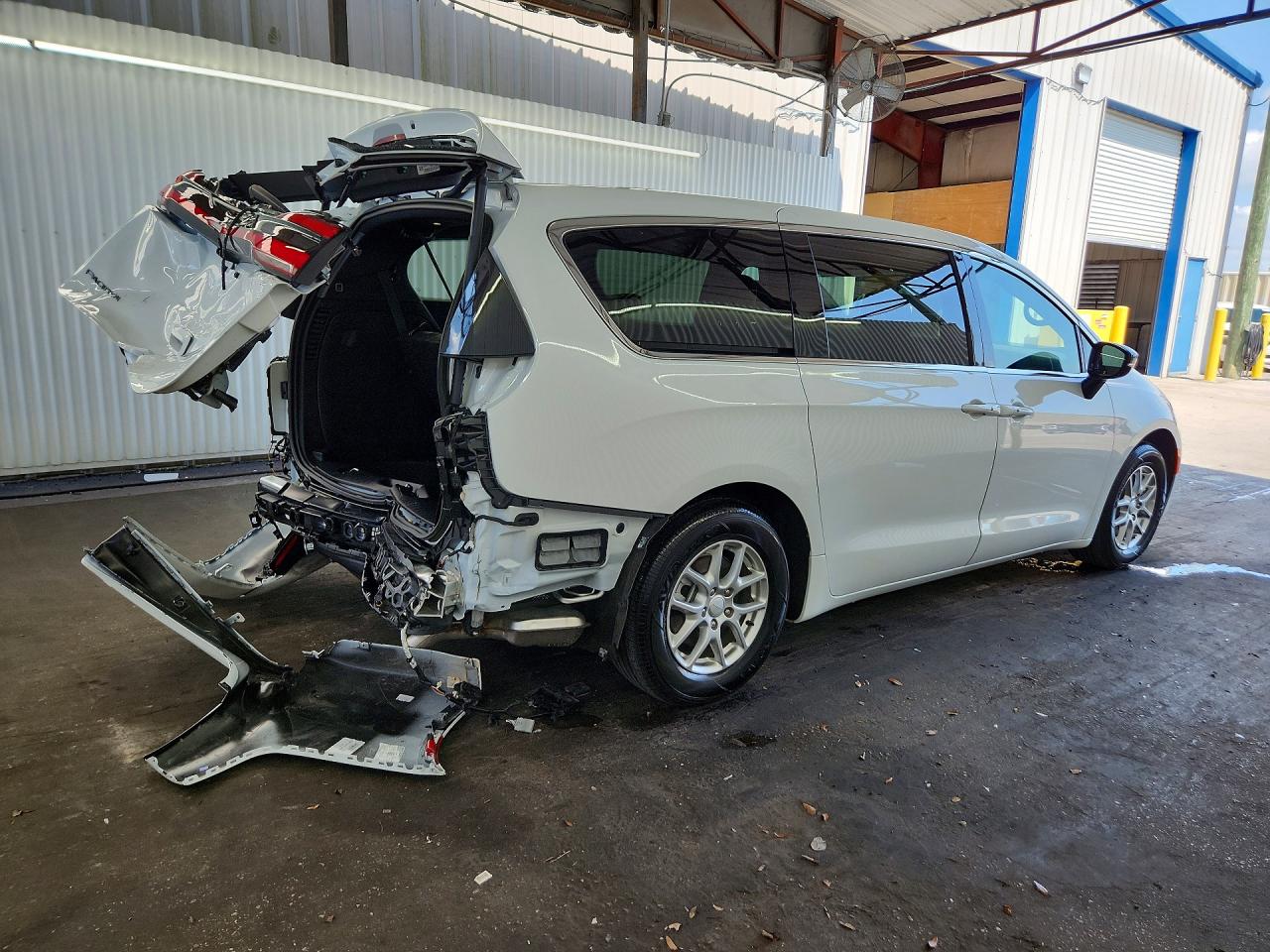 2027 CHRYSLER PACIFICA SELECT — снимка 3