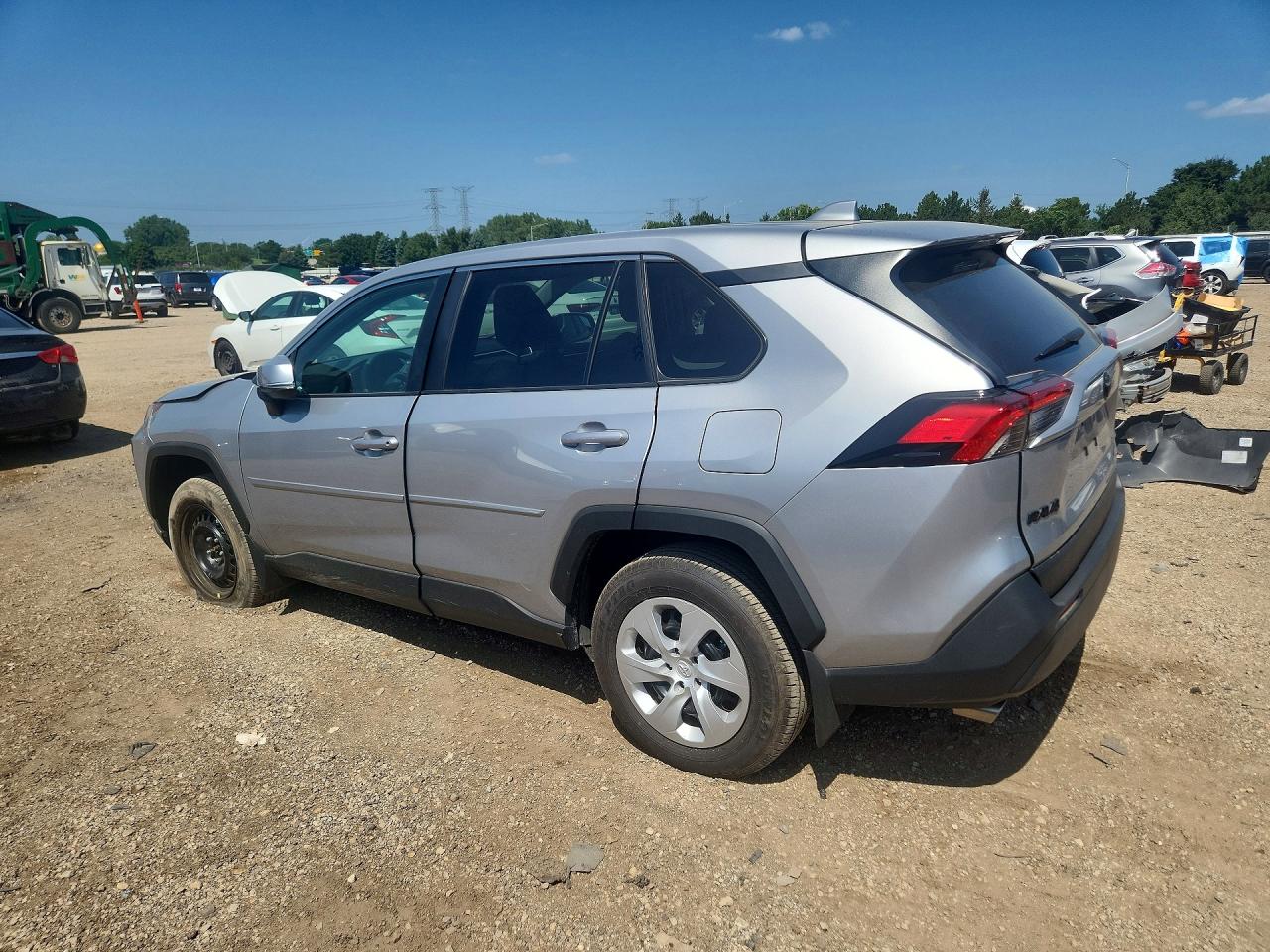 2025 TOYOTA RAV4 LE — снимка 2