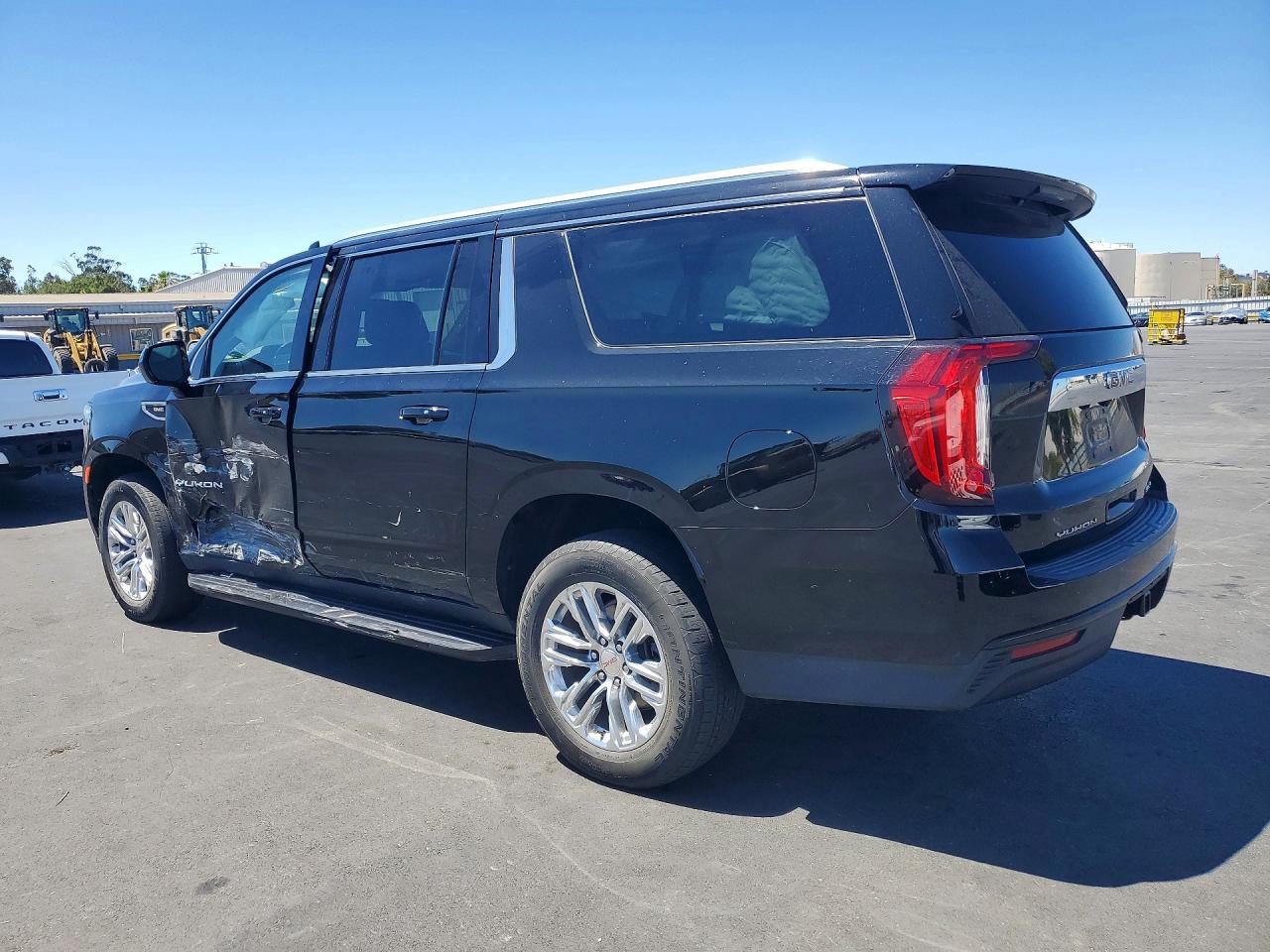 2021 GMC YUKON XL K1500 SLE — снимка 2