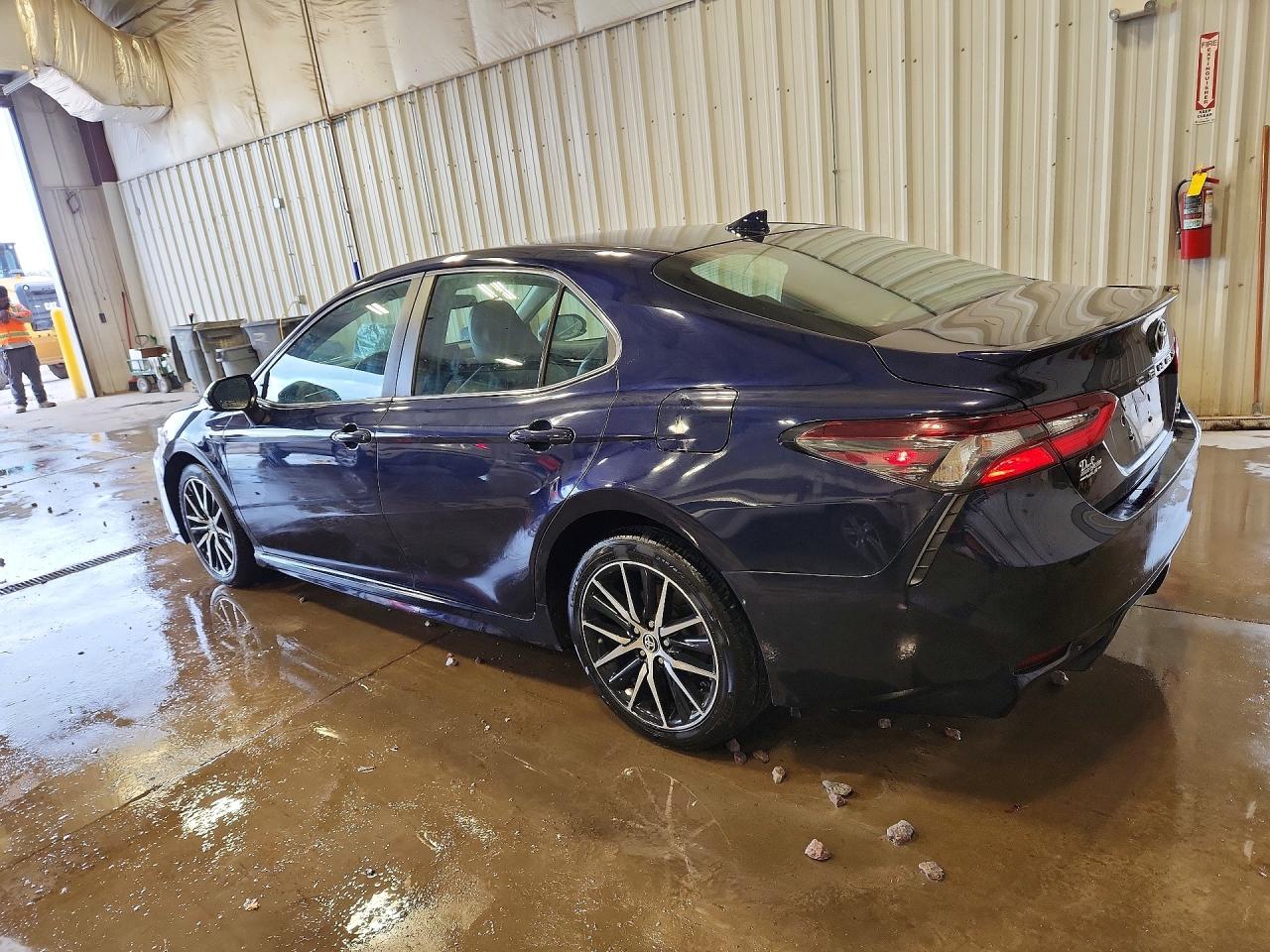 2021 TOYOTA CAMRY SE — снимка 2