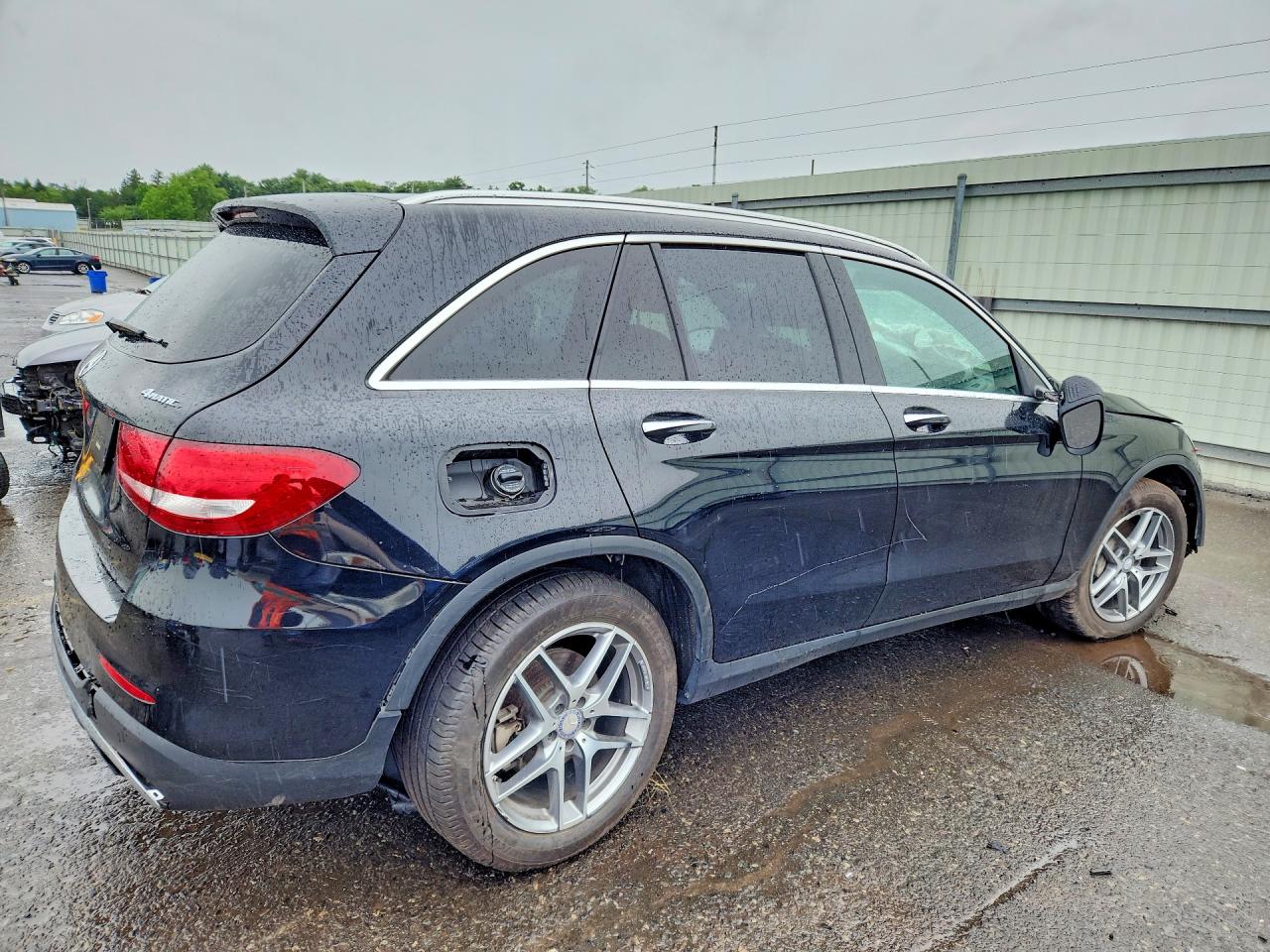 2017 MERCEDES-BENZ GLC 300 4MATIC — снимка 3