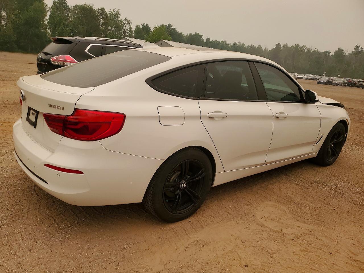 2017 BMW 330 XIGT — снимка 3