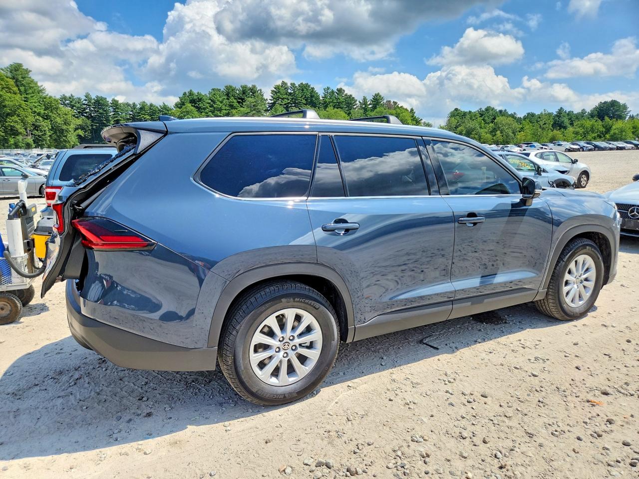 2026 TOYOTA GRAND HIGHLANDER XLE — снимка 3