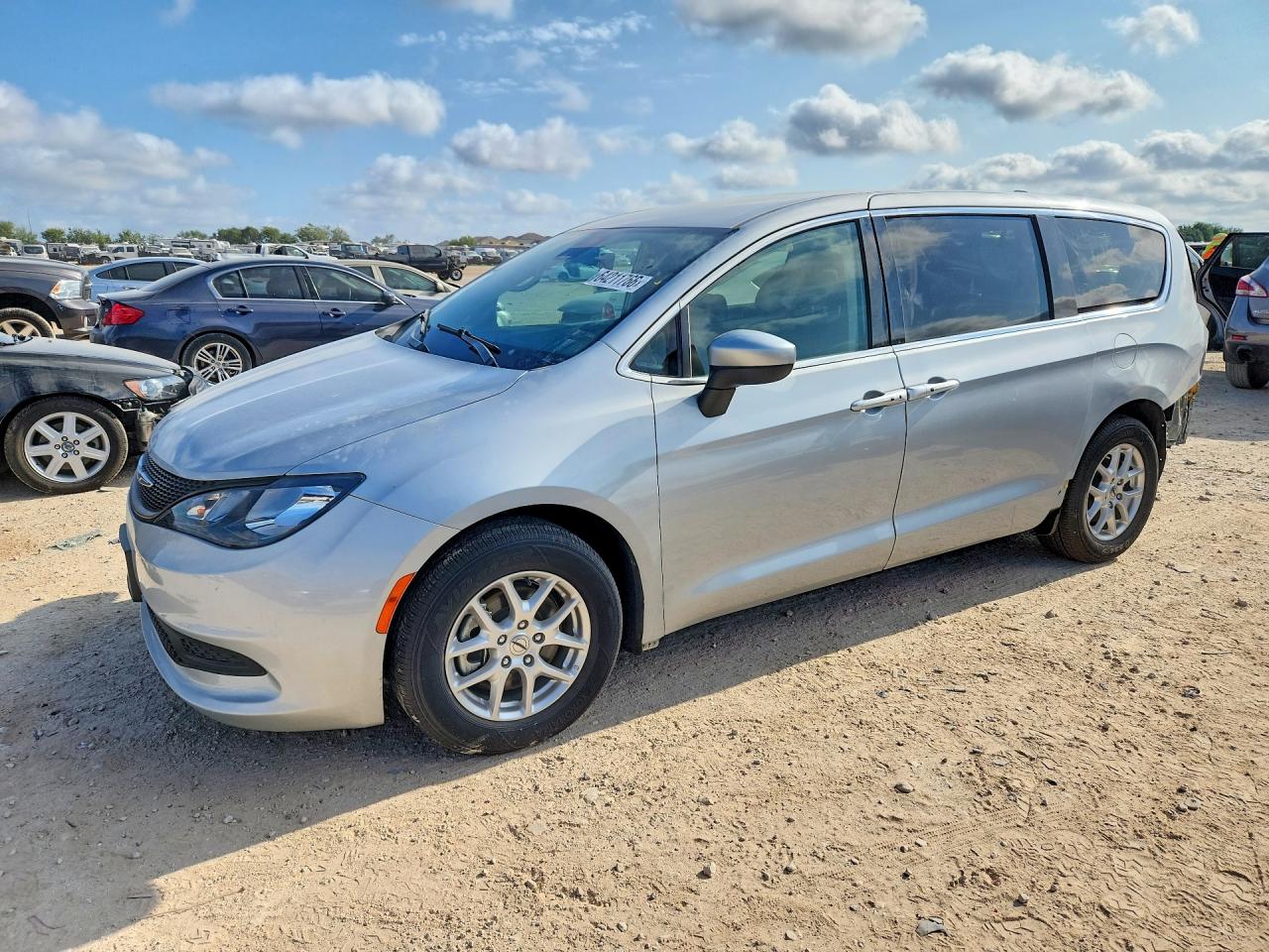 2023 CHRYSLER VOYAGER LX