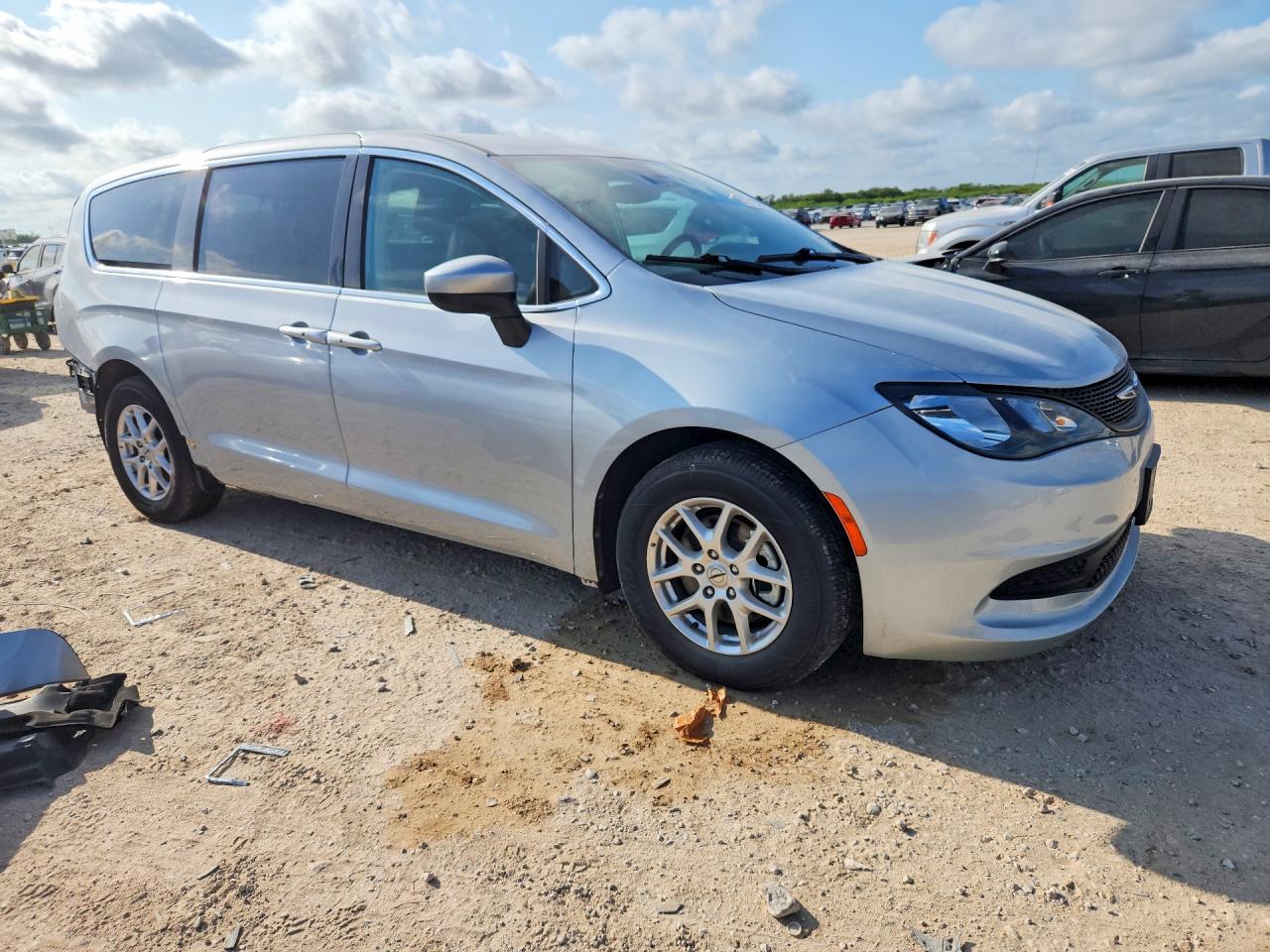 2023 CHRYSLER VOYAGER LX — снимка 4