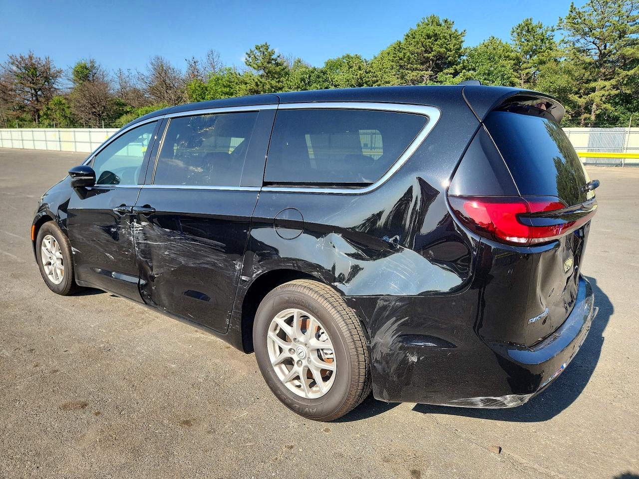 2026 CHRYSLER PACIFICA SELECT — снимка 2
