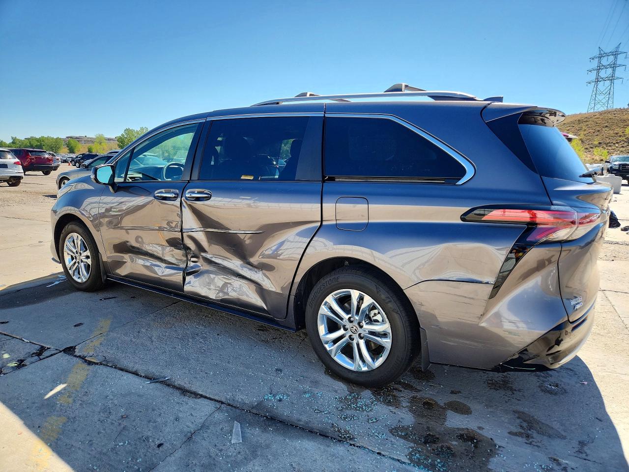 2024 TOYOTA SIENNA PLATINUM 7-PASSENGER — снимка 2