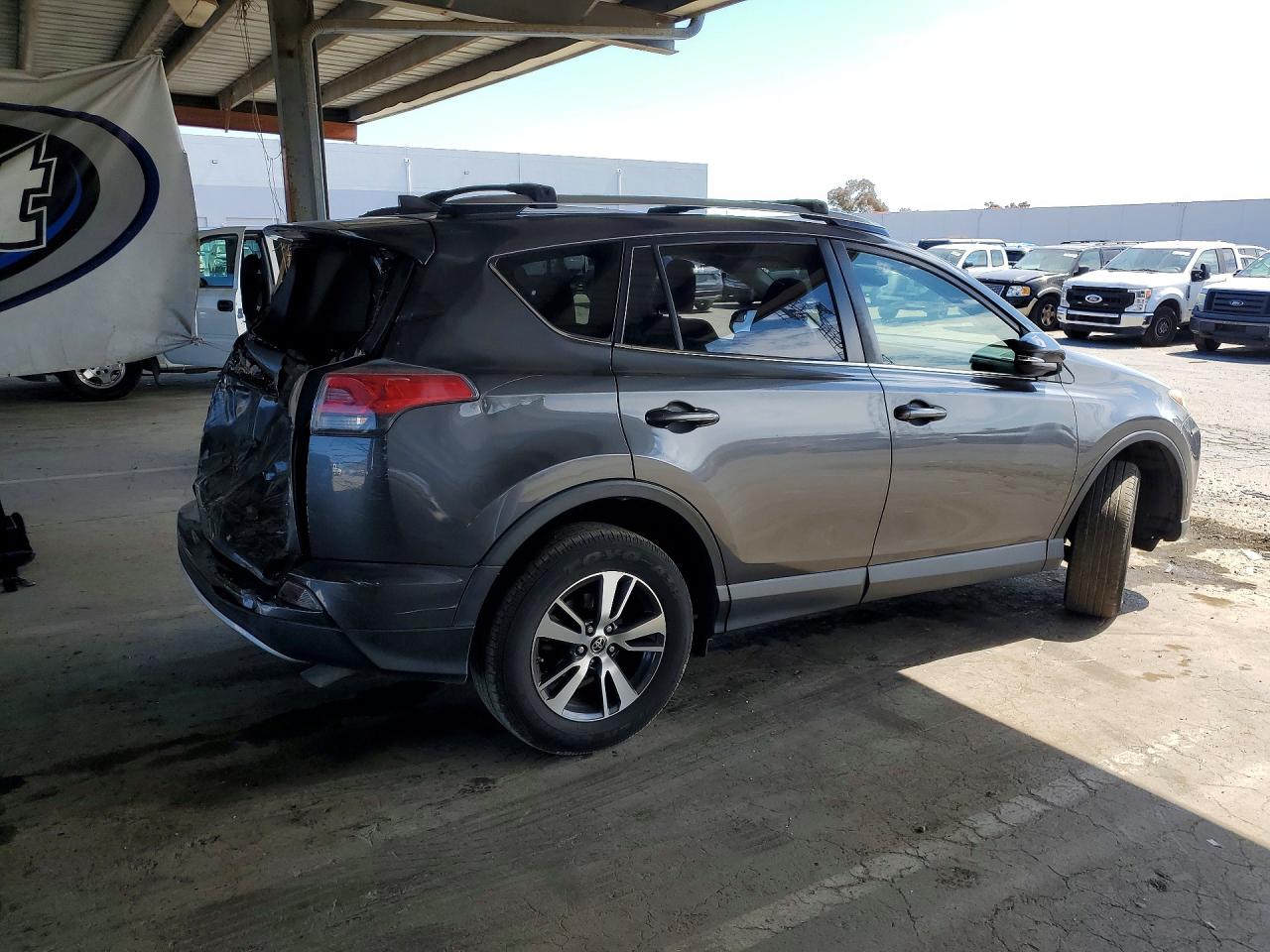 2017 TOYOTA RAV4 XLE — снимка 3