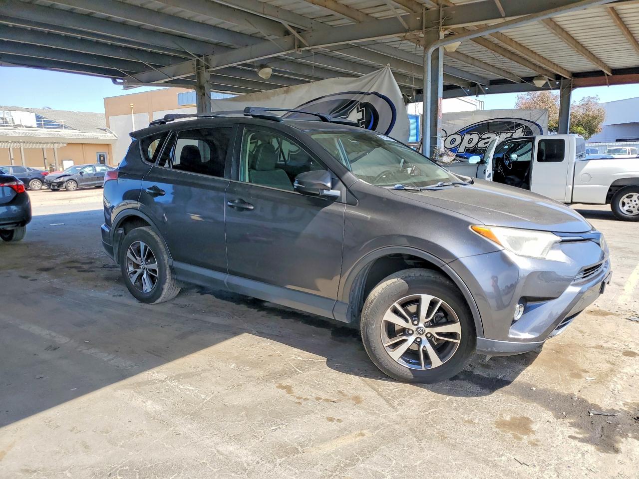 2017 TOYOTA RAV4 XLE — снимка 4
