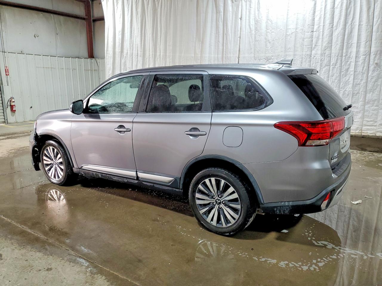 2019 MITSUBISHI OUTLANDER SE/SEL/LE — снимка 2