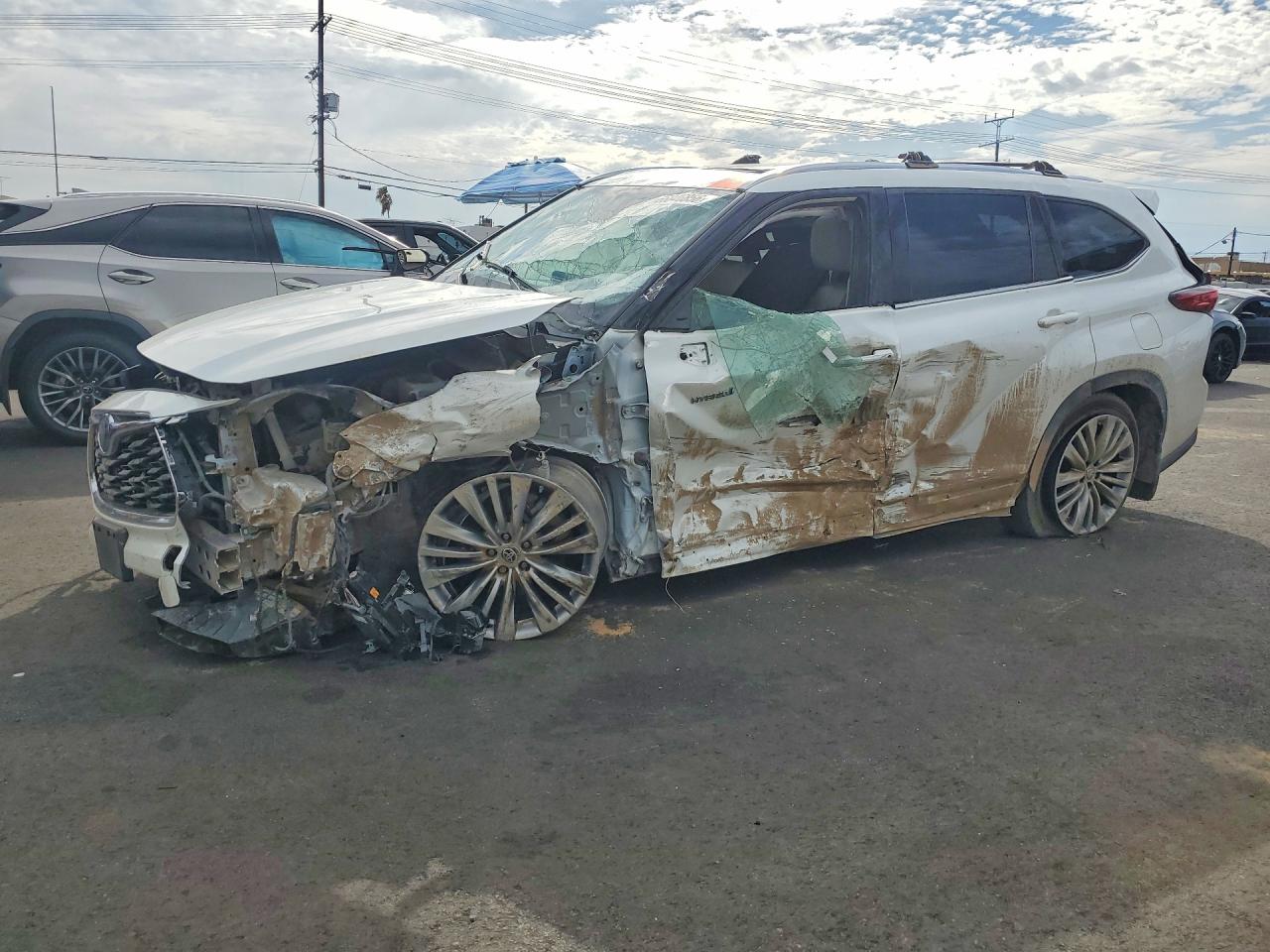2021 TOYOTA HIGHLANDER HYBRID PLATINUM