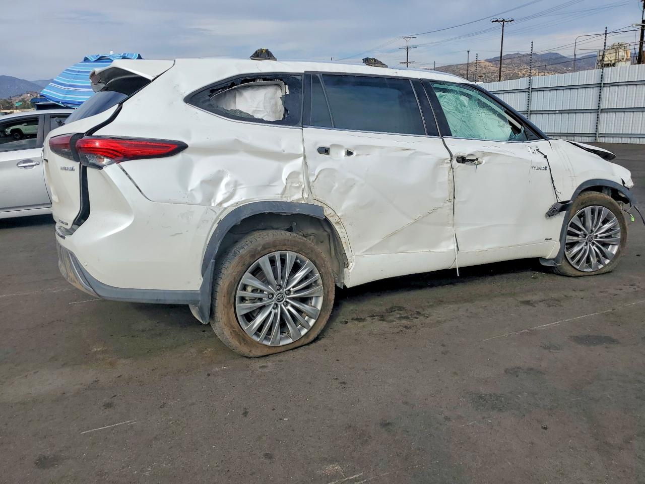 2021 TOYOTA HIGHLANDER HYBRID PLATINUM — снимка 3