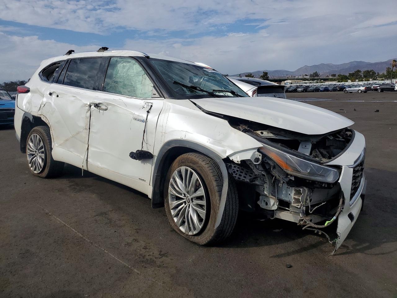 2021 TOYOTA HIGHLANDER HYBRID PLATINUM — снимка 4
