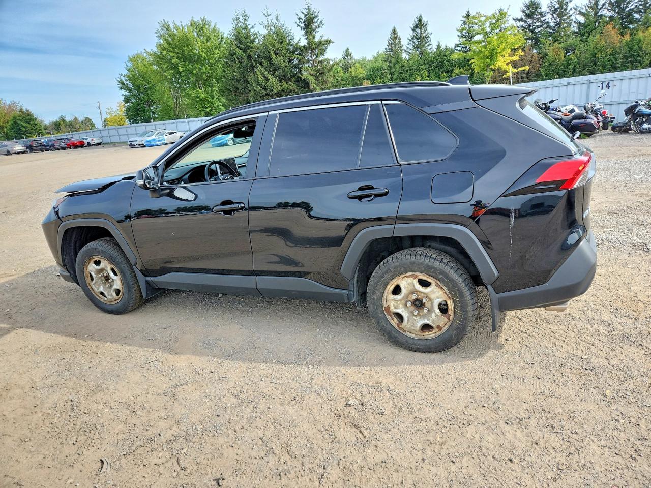 2025 TOYOTA RAV4 XLE — снимка 2