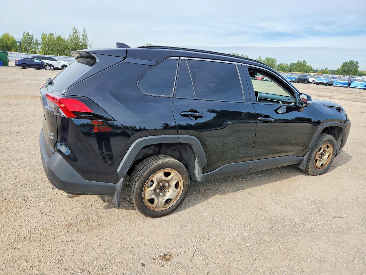 2025 TOYOTA RAV4 XLE — снимка 3
