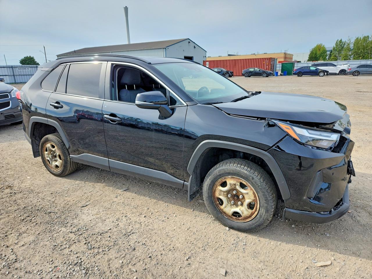 2025 TOYOTA RAV4 XLE — снимка 4