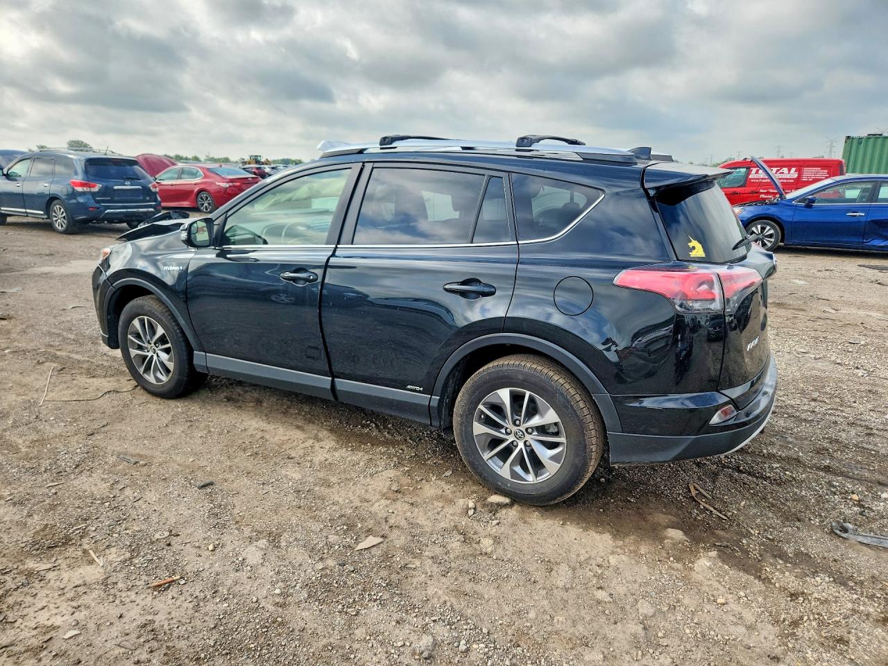 2016 TOYOTA RAV4 HV XLE — снимка 2