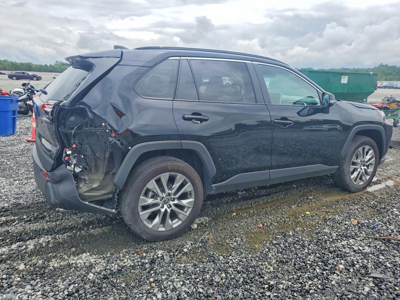2024 TOYOTA RAV4 XLE PREMIUM — снимка 3