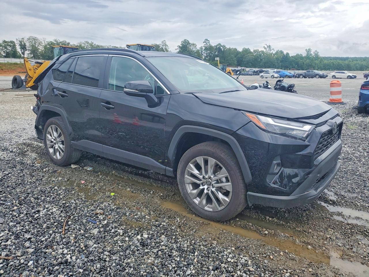 2024 TOYOTA RAV4 XLE PREMIUM — снимка 4