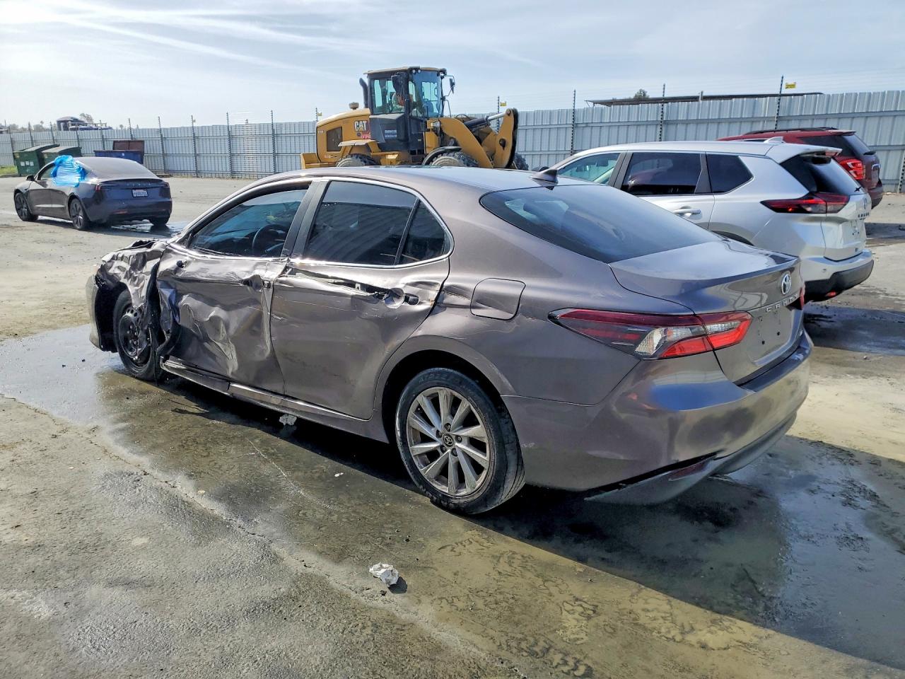 2022 TOYOTA CAMRY LE — снимка 2