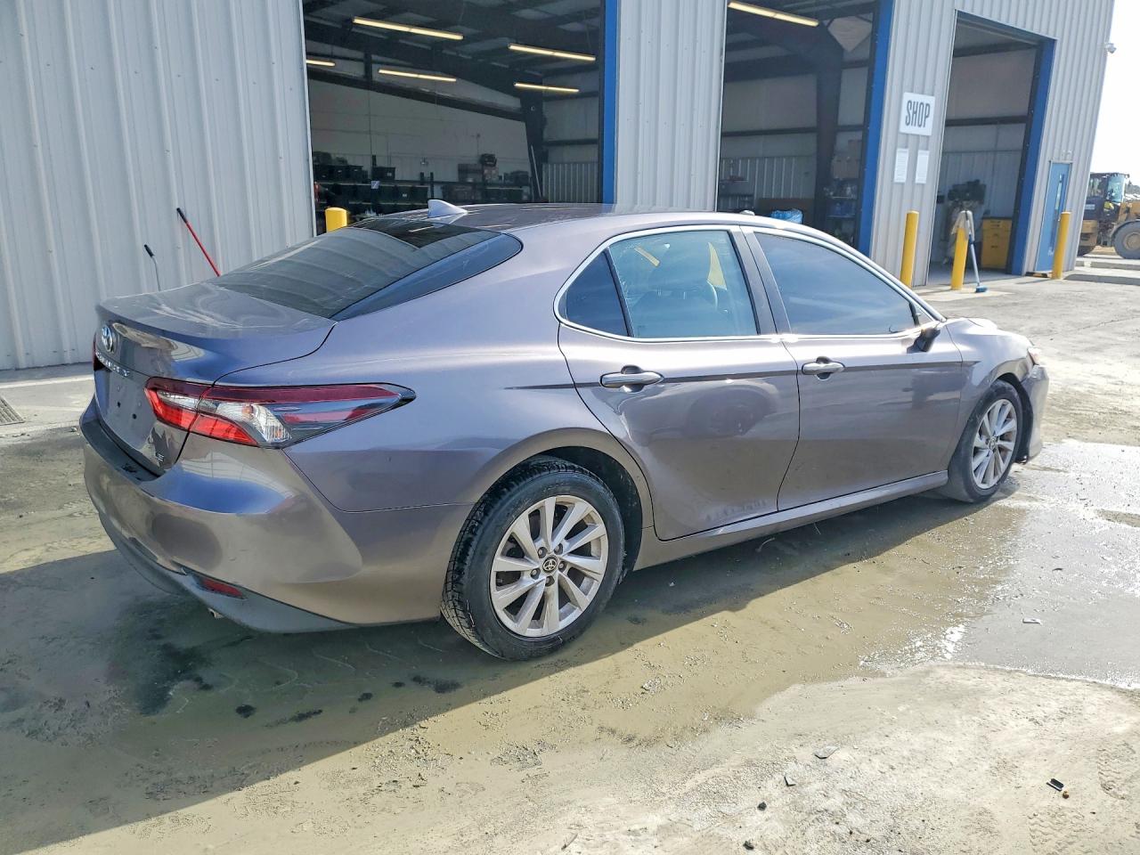 2022 TOYOTA CAMRY LE — снимка 3