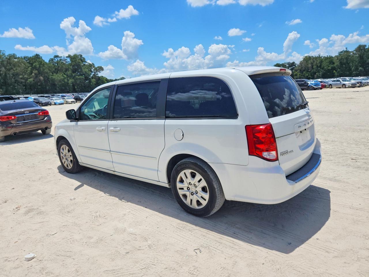 2016 DODGE GRAND CARAVAN SE — снимка 2