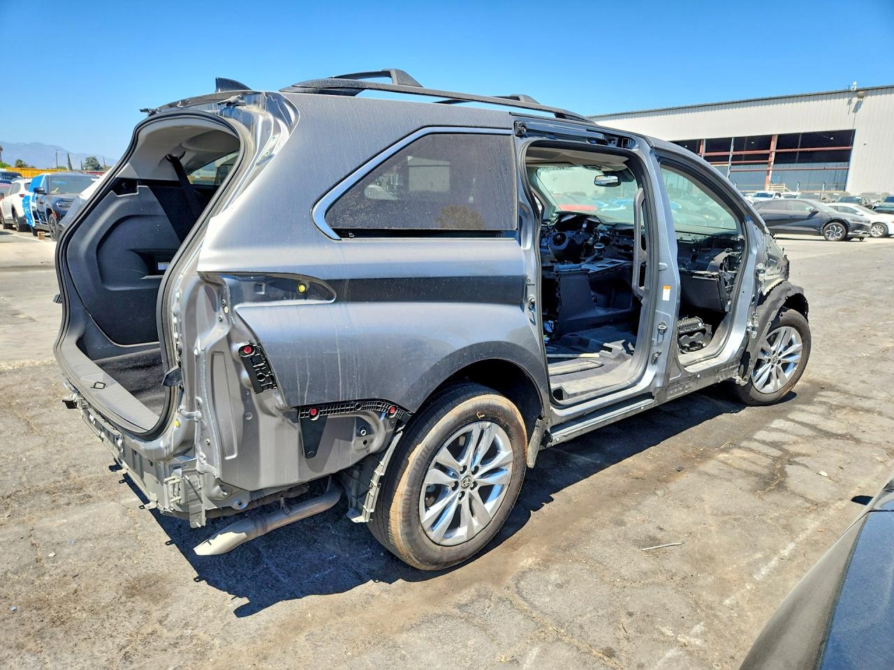 2026 TOYOTA SIENNA XLE 7-PASSENGER — снимка 3