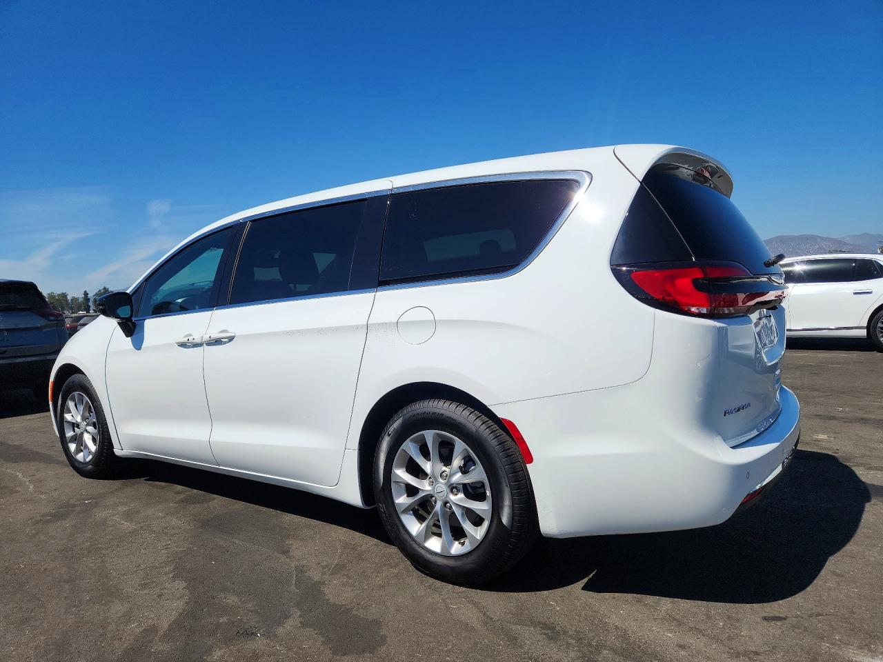 2026 CHRYSLER PACIFICA LIMITED — снимка 2