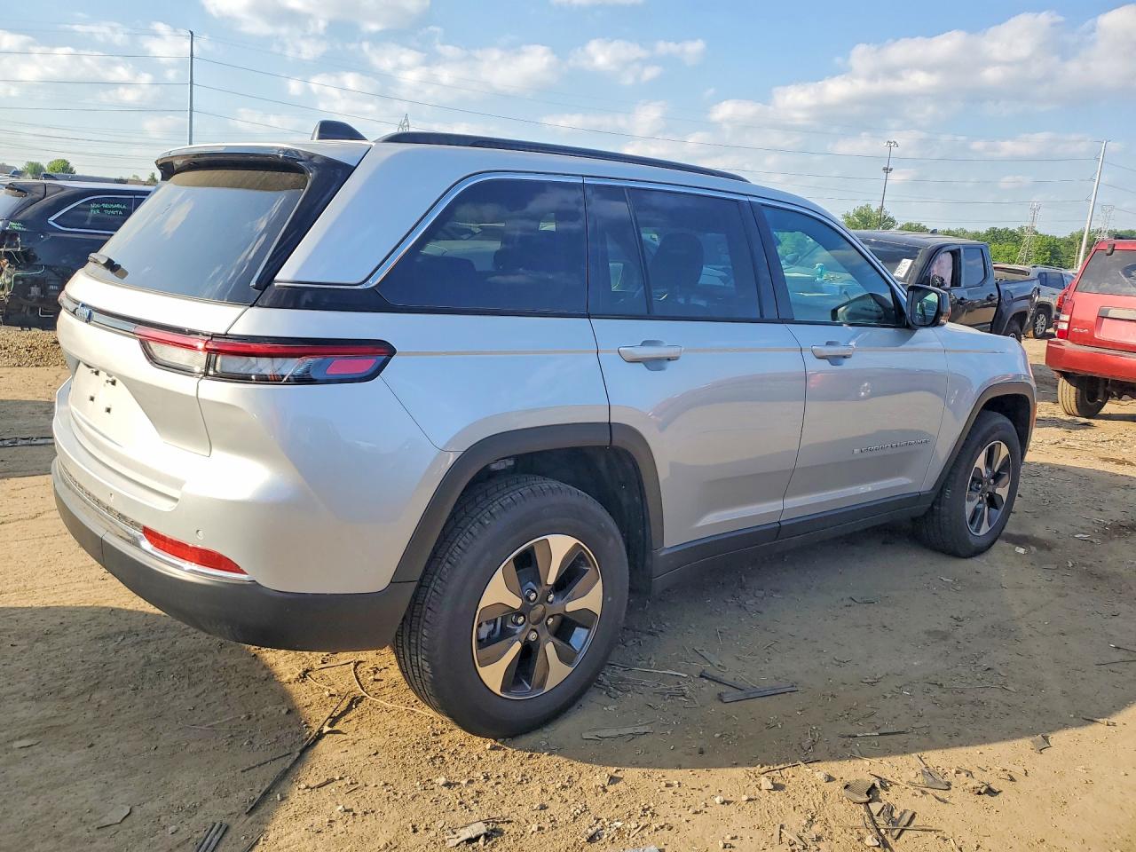 2025 JEEP GRAND CHEROKEE 4XE — снимка 3