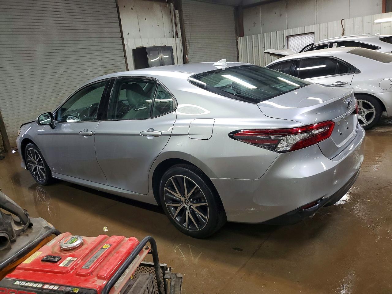 2022 TOYOTA CAMRY XLE — снимка 2
