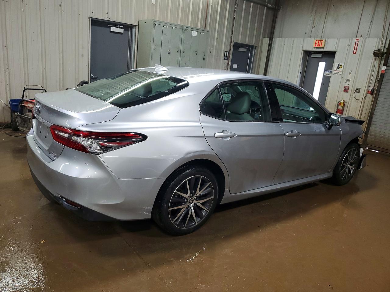 2022 TOYOTA CAMRY XLE — снимка 3