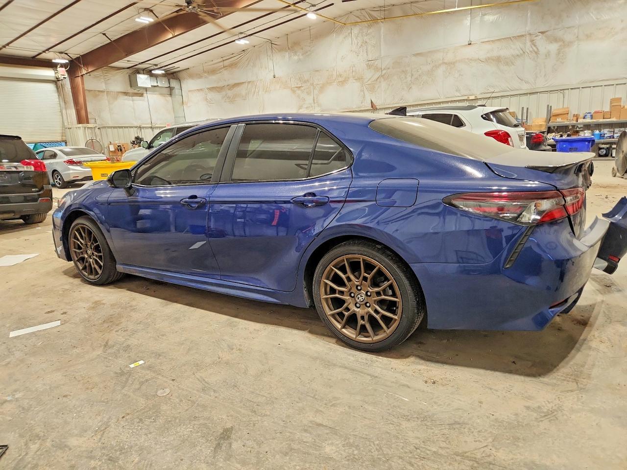 2023 TOYOTA CAMRY SE NIGHTSHADE — снимка 2