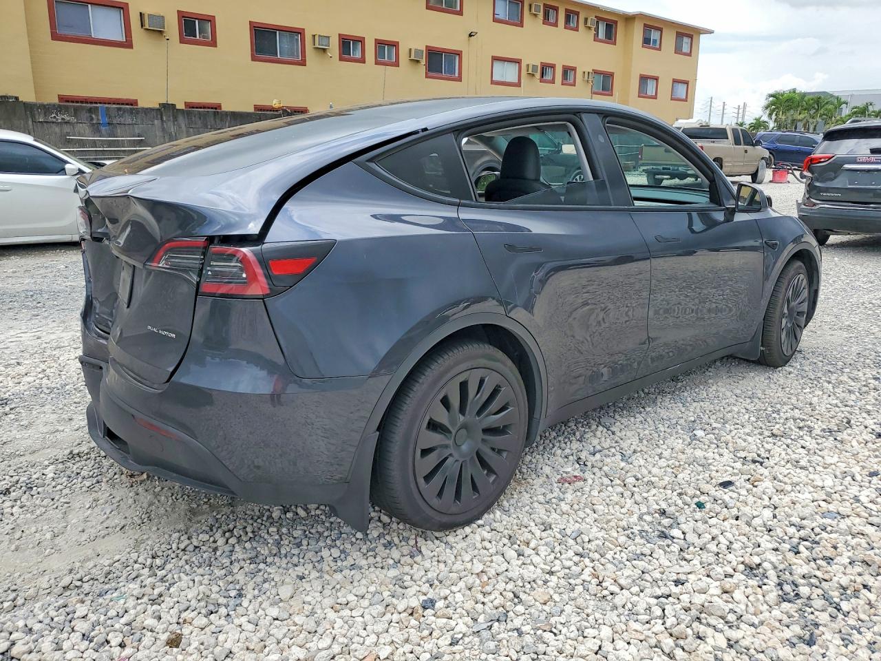 2024 TESLA MODEL Y — снимка 3