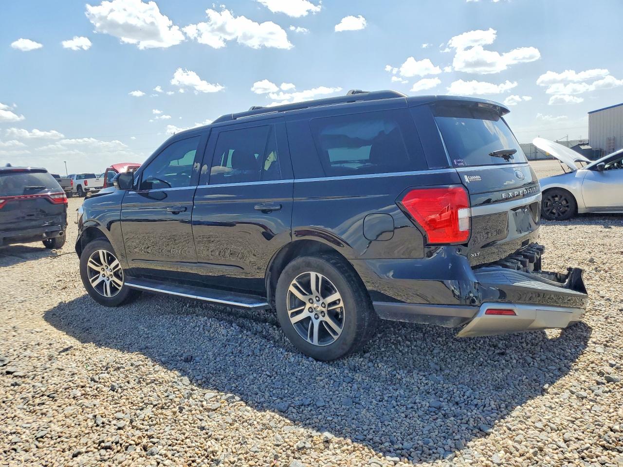 2022 FORD EXPEDITION XLT — снимка 2
