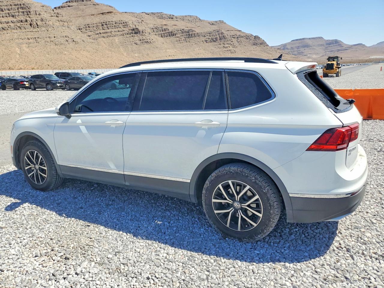 2021 VOLKSWAGEN TIGUAN SE — снимка 2