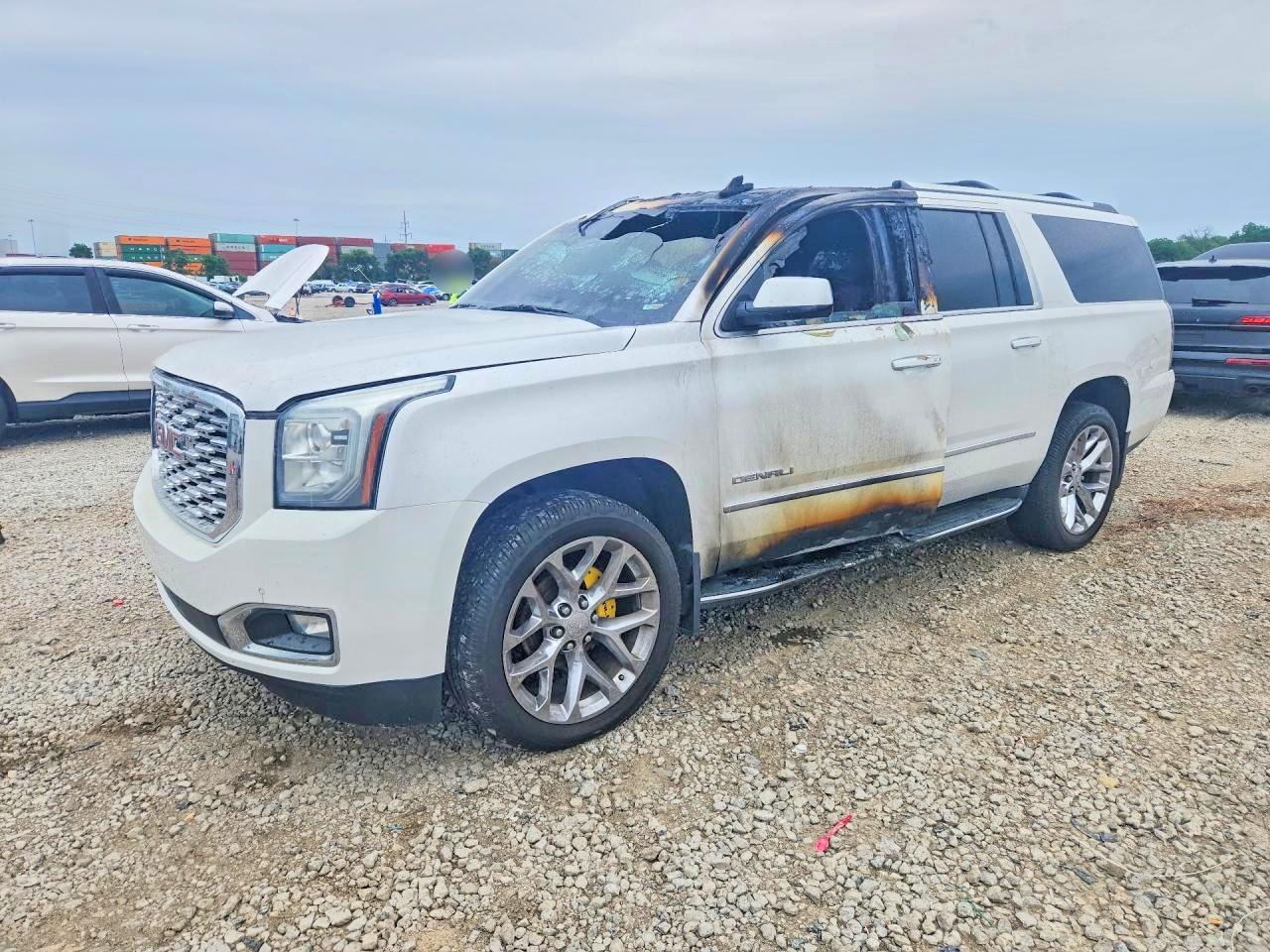 2019 GMC YUKON XL DENALI