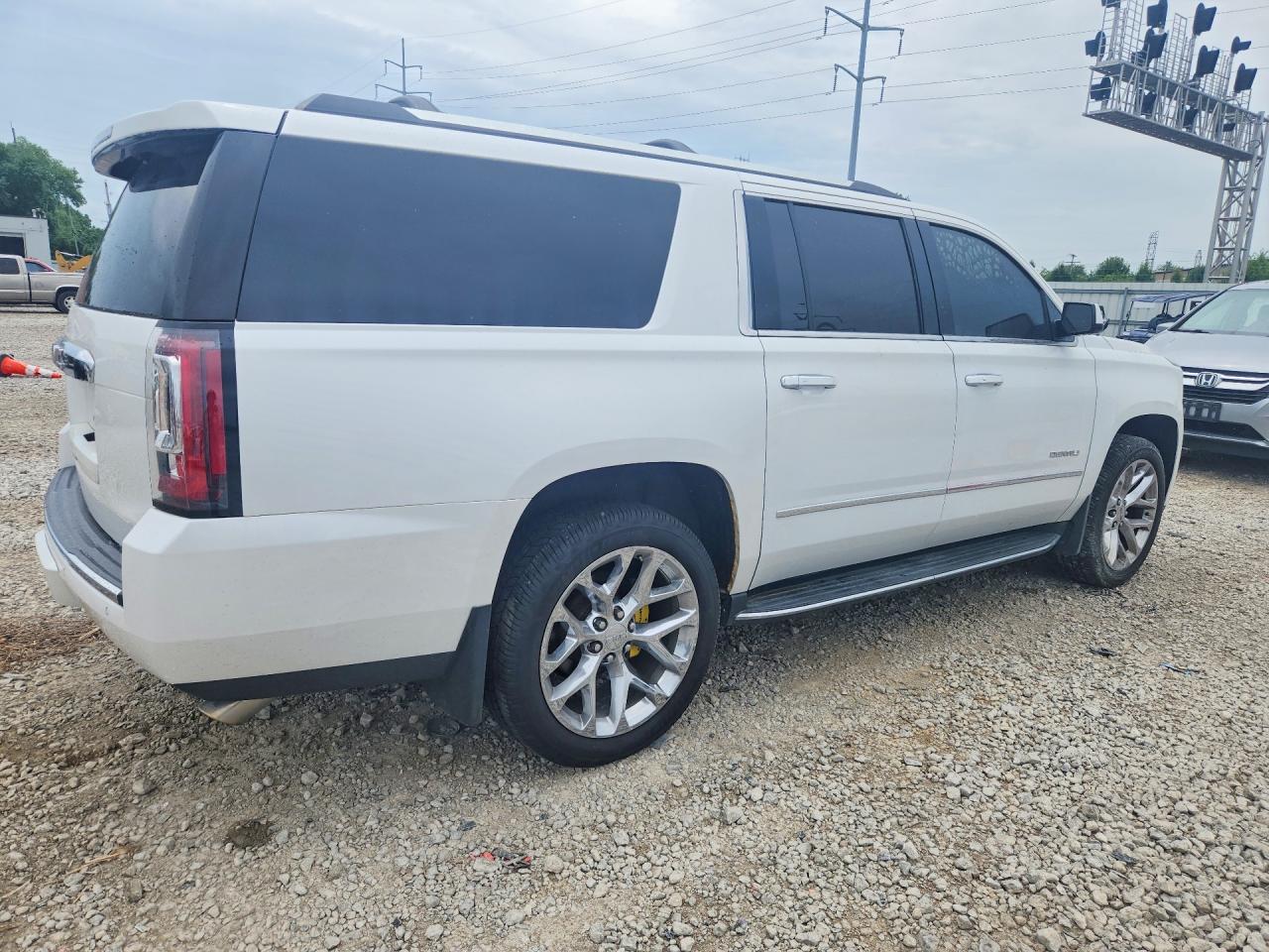 2019 GMC YUKON XL DENALI — снимка 3