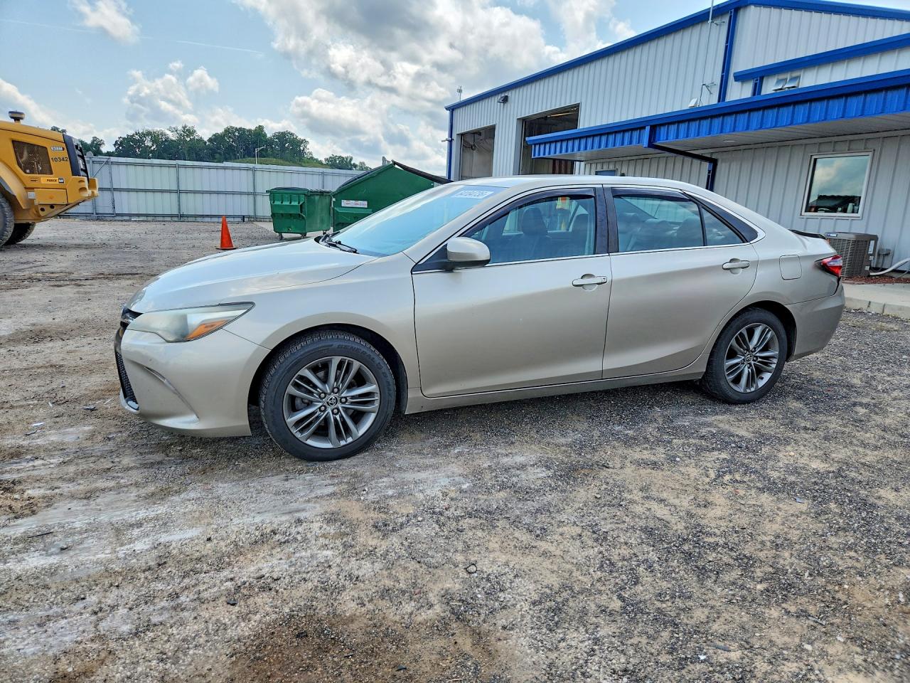 2016 TOYOTA CAMRY SE