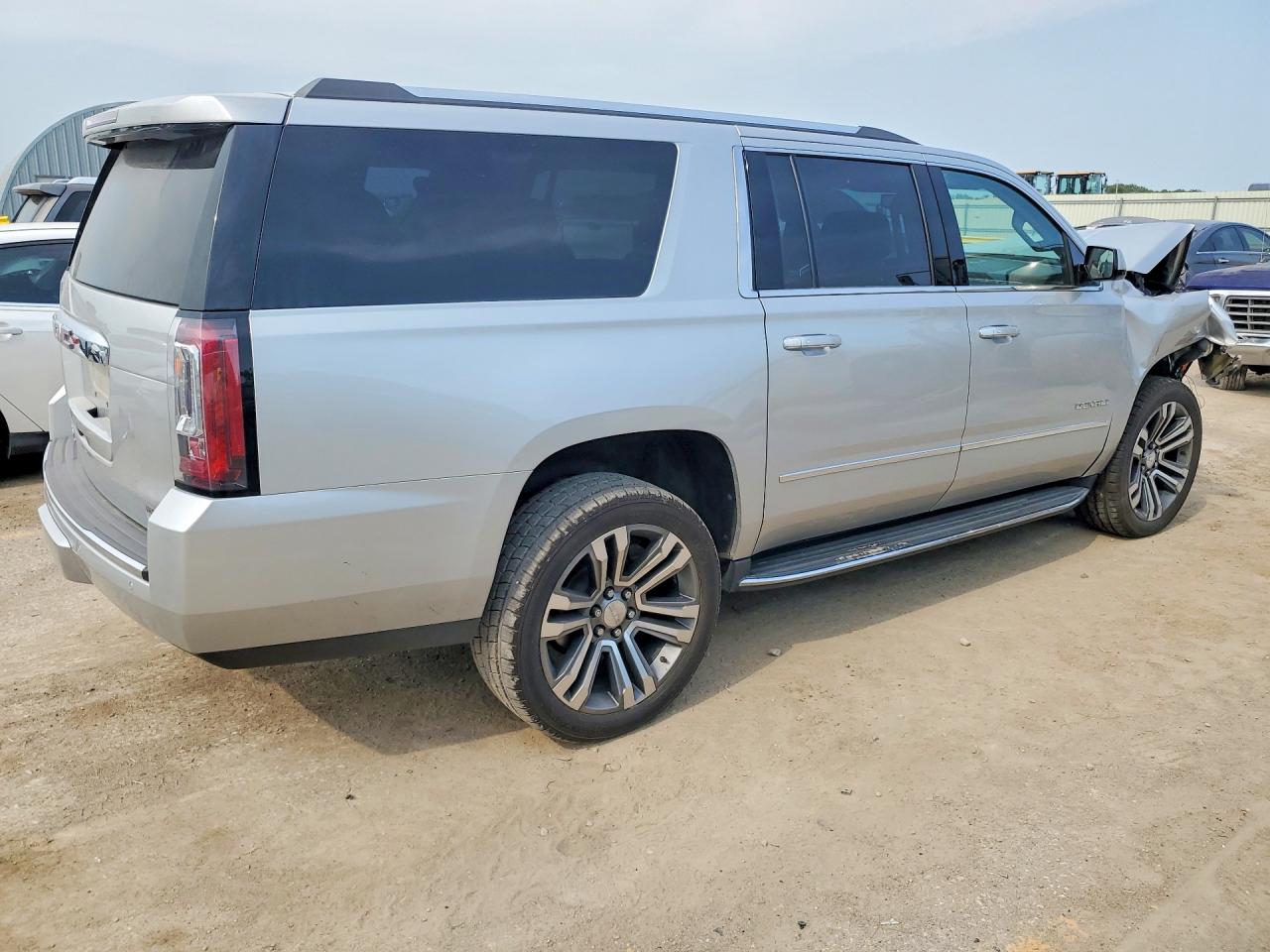 2020 GMC YUKON XL DENALI — снимка 3