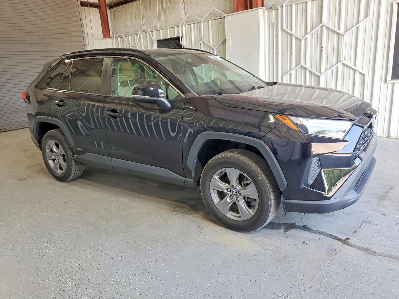 2023 TOYOTA RAV4 HYBRID XLE — снимка 4