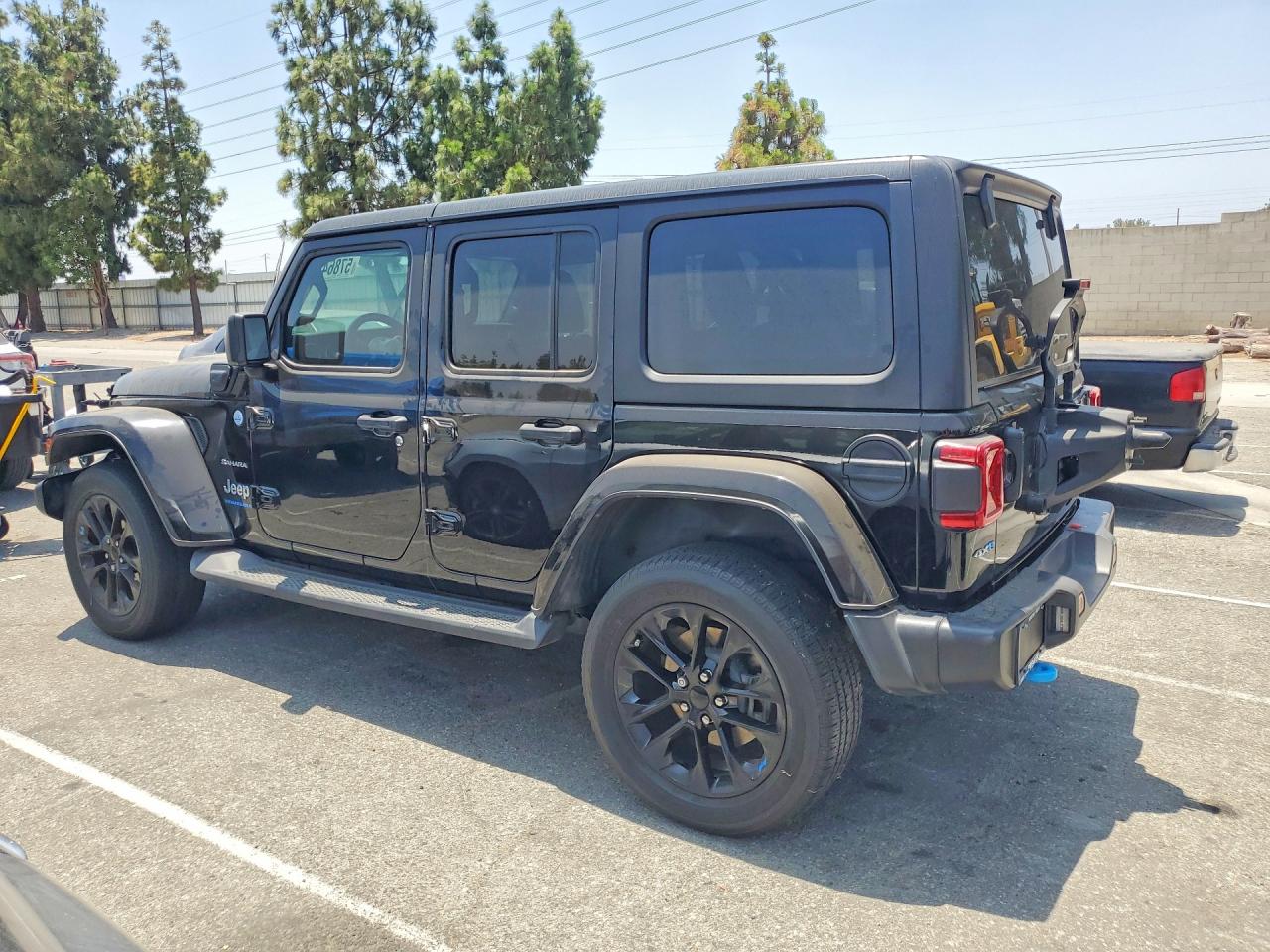 2023 JEEP WRANGLER SAHARA 4XE — снимка 2