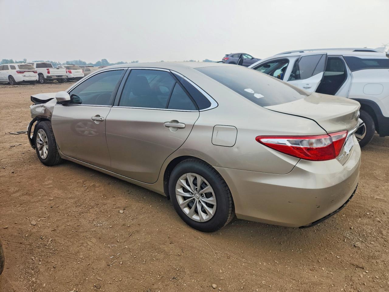 2015 TOYOTA CAMRY LE — снимка 2