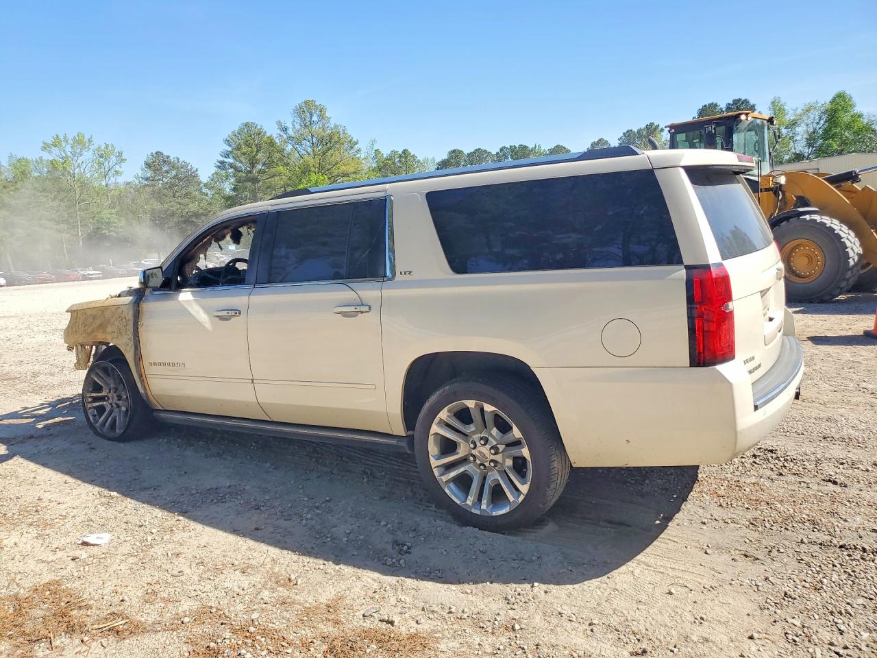 2015 CHEVROLET SUBURBAN C1500 LTZ — снимка 2