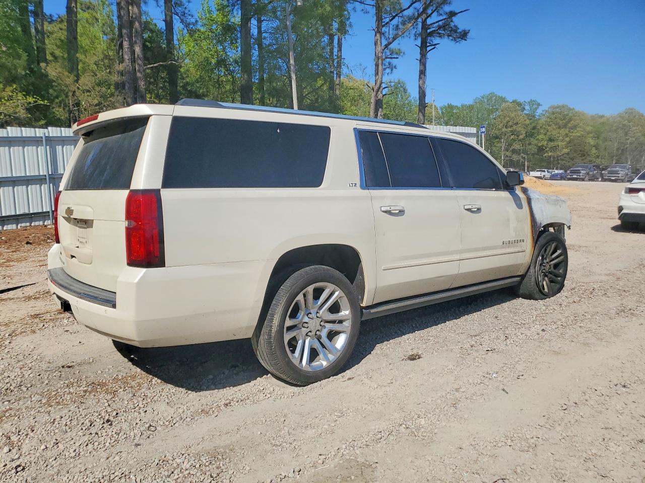 2015 CHEVROLET SUBURBAN C1500 LTZ — снимка 3