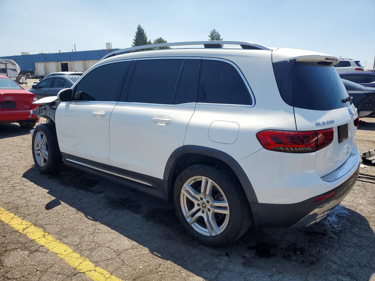 2021 MERCEDES-BENZ GLB 250 4MATIC — снимка 2