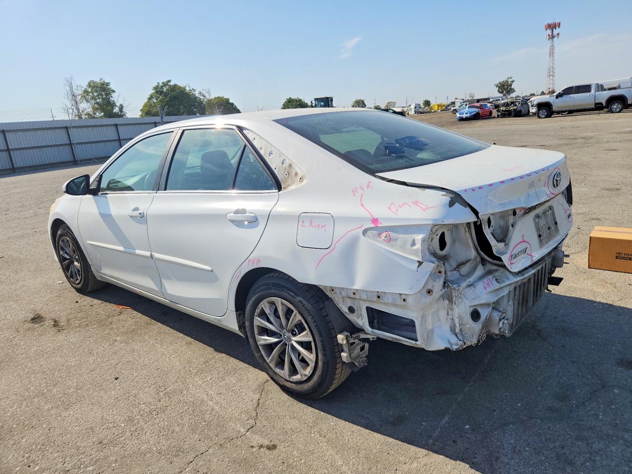 2016 TOYOTA CAMRY LE — снимка 2