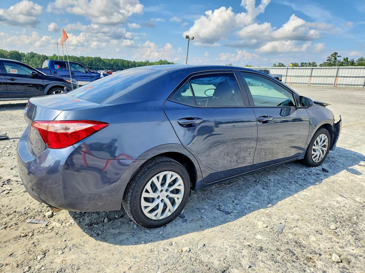 2019 TOYOTA COROLLA LE — снимка 3