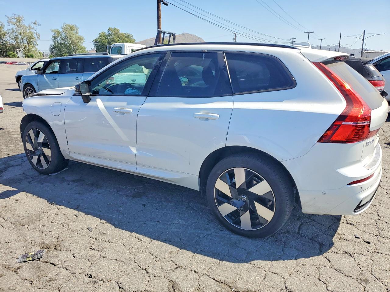 2025 VOLVO XC60 PLUS — снимка 2